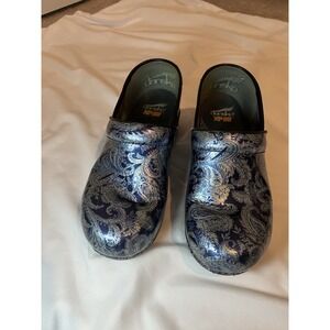 Dansko XP 2.0 Women's Clogs Paisley Floral Pattern Size 41 (10.5/11) Nurse